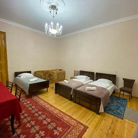 Season Hotel Koetaisi Buitenkant foto