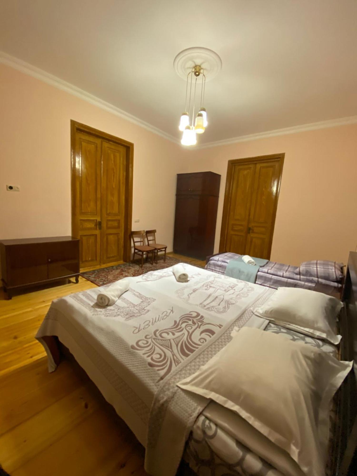 Season Hotel Koetaisi Buitenkant foto